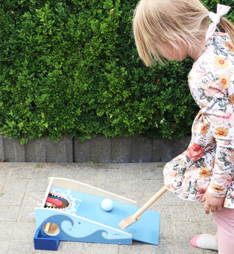 MINIGOLF SHARK ATTACK