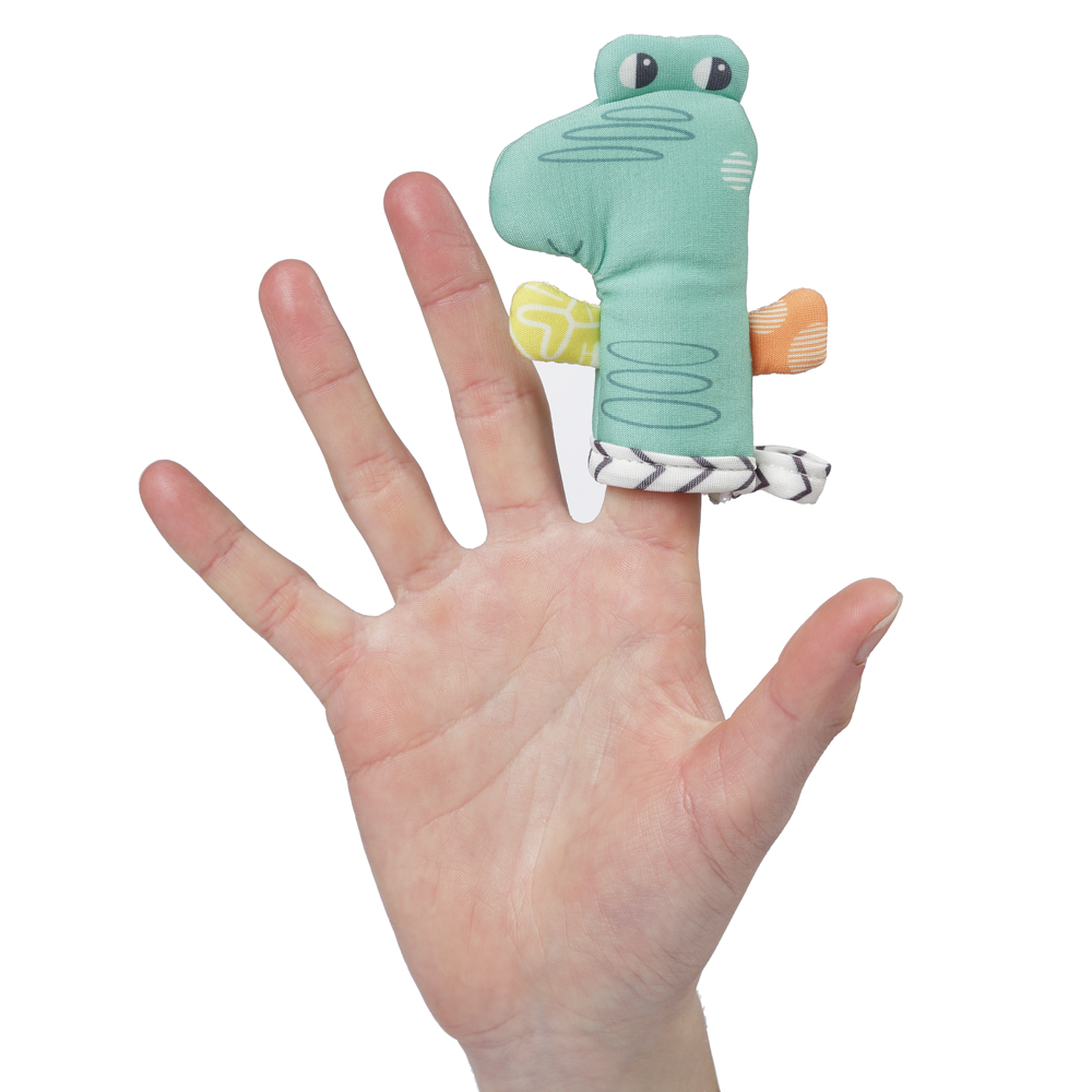 Bath boat with finger puppet