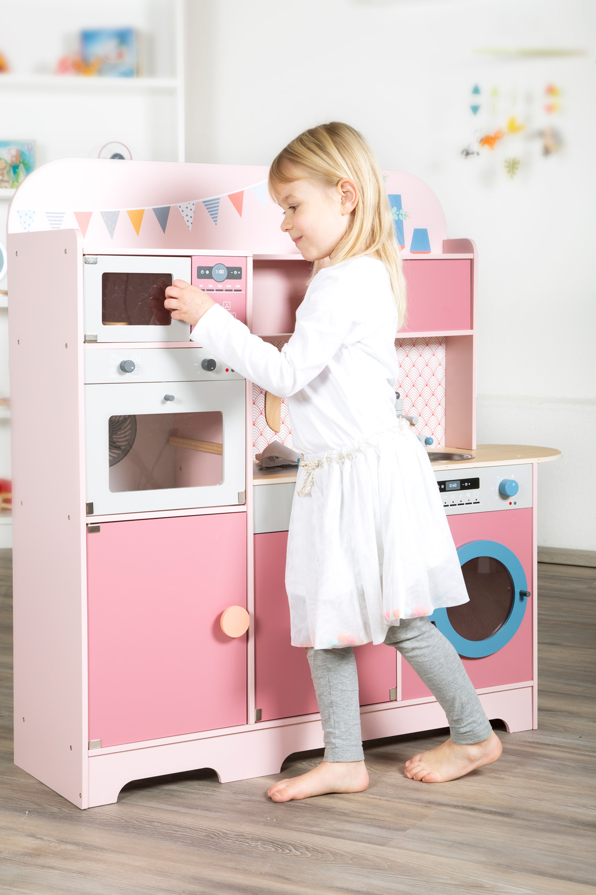 11465_legler_small_foot_design_kinderkueche_maedchentraum_kinderbild_1-1-1.jpg Children S Play Kitchen Gourmet Pink